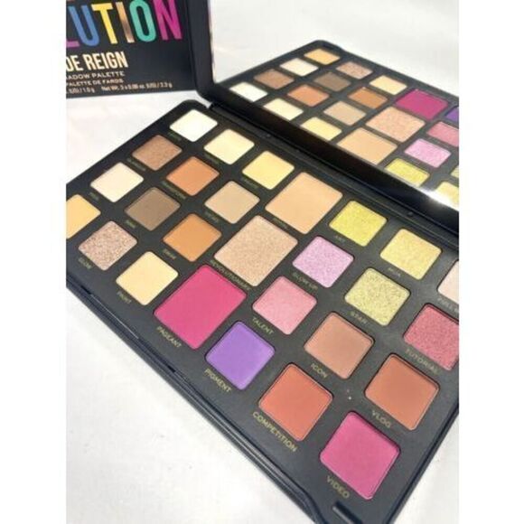 REVOLUTION Creator Revolution NUDE REIGN Limitless Eyeshadow Palette NIB - Picture 2 of 4